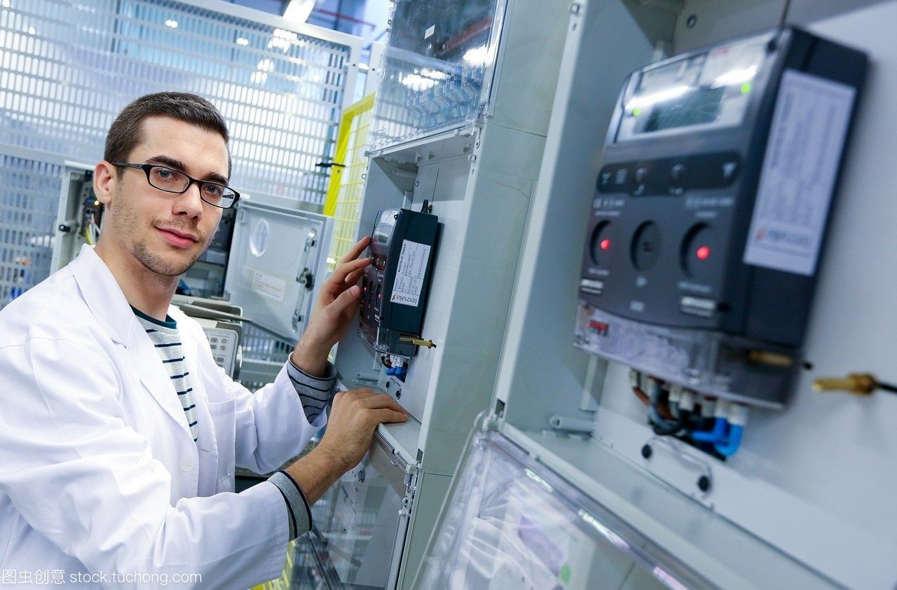 研究員。電器柜性能計數(shù)器。低壓微網(wǎng)絡(luò)。用于智能電網(wǎng)和智能電表的測試和證書服務(wù)。電力電子設(shè)備認(rèn)證。技術(shù)服務(wù)行業(yè)。tecnaliaresearch&innovationbizkaiabasquecountry,西班牙。