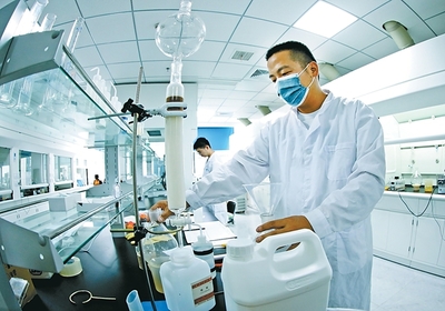 研發(fā)生產(chǎn)醫(yī)藥產(chǎn)品，做強做大企業(yè)規(guī)模
